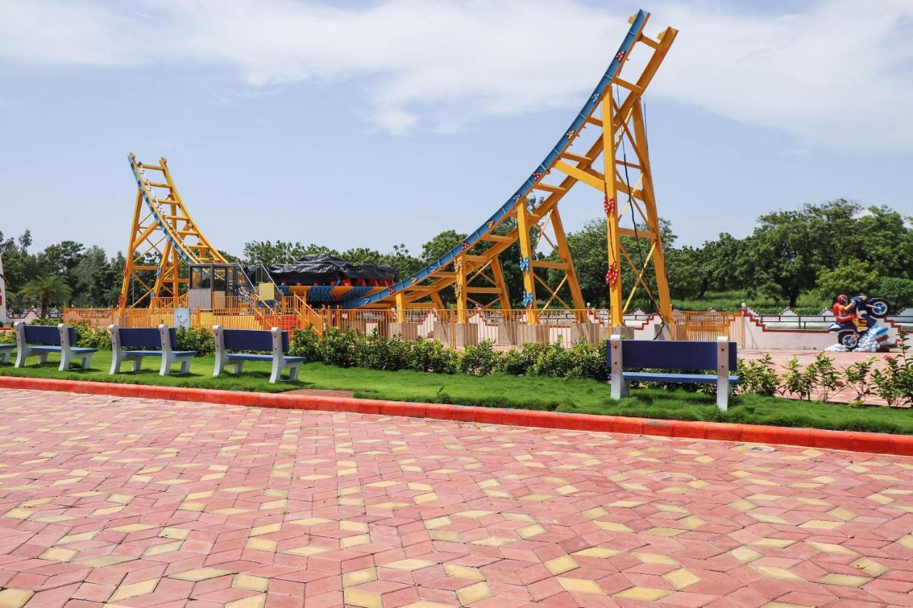 Capital O 49279 Chhab Chhaba Chhab Water Fun Park & Resort Damka Eksteriør bilde